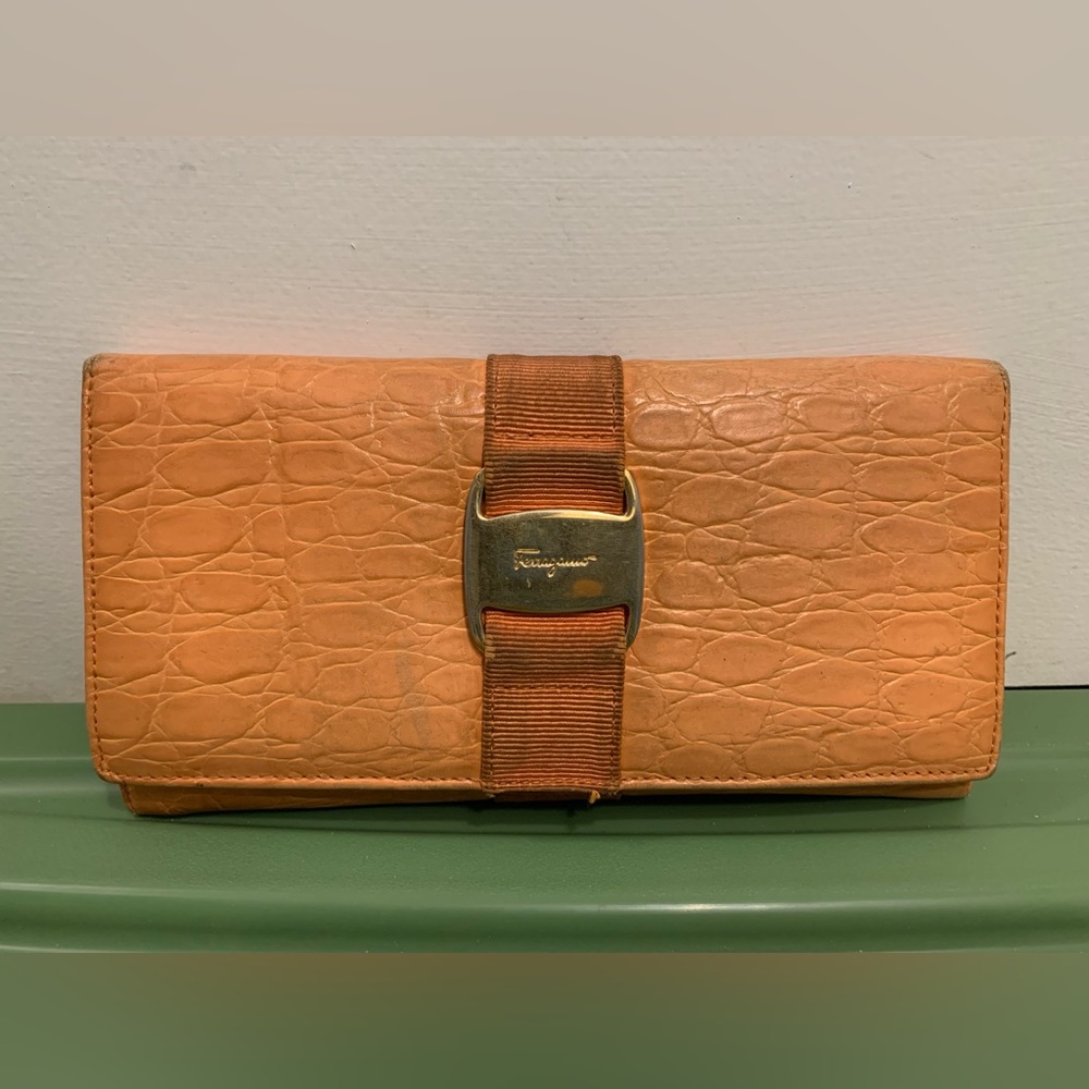 Salvatore Ferragamo Orange Leather Vara Ribbon Bifold Wallet